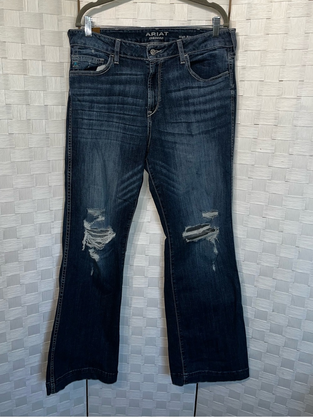 Ariat Womens High Rise Wide Leg Slim Trouser Jeans Distressed Women’s Size 33